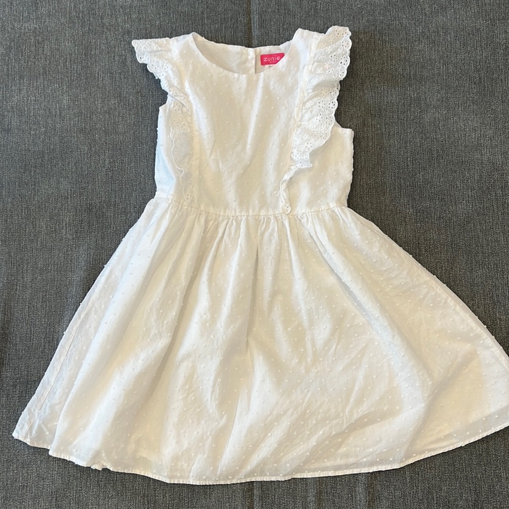 Girl’s white dress